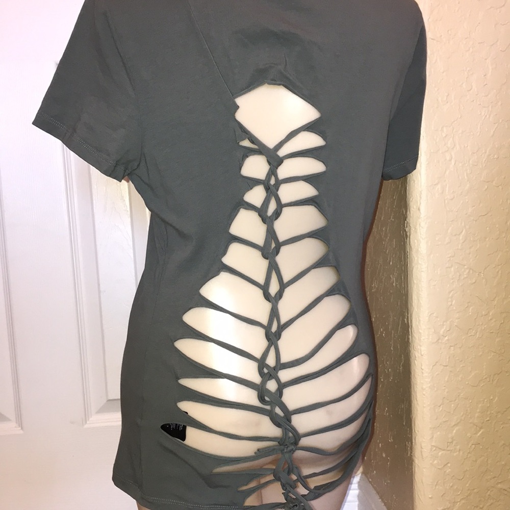 Gorgeous tee/blouse with braided details V-neck